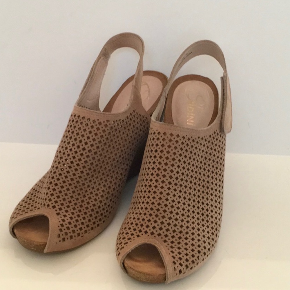 Sudini “Aly” Taupe Sling Back dress Wedge Perforated Suede Sandal Sz 10 NIB - Picture 2 of 15